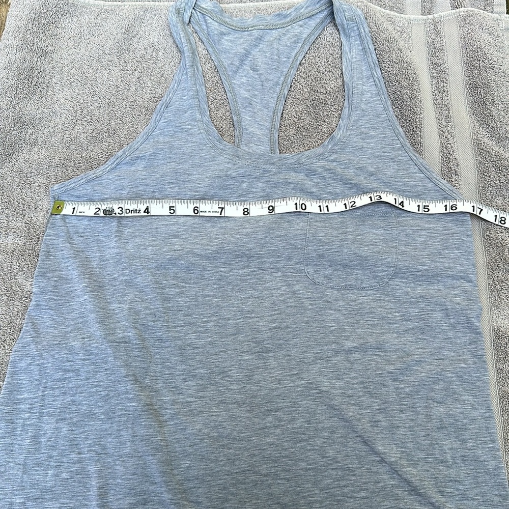 Lululemon Yogi Racer Back III - Picture 6 of 6